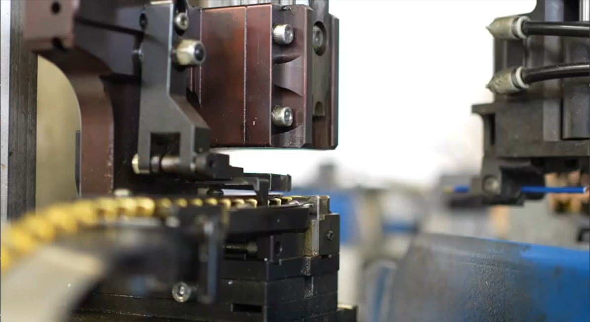Tretech - TreTech presenta la nuova macchina automatica: efficienza e innovazione al servizio della lavorazione del cavo